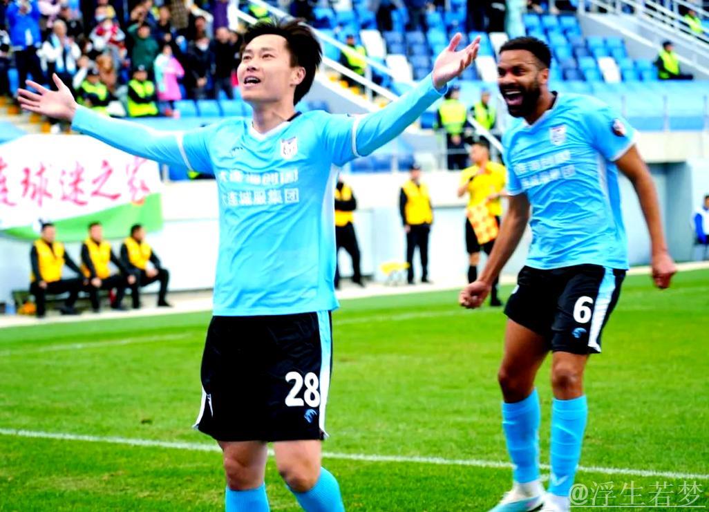费煜助力大连英博以胜利庆祝 费煜助力大连英博以胜利庆祝