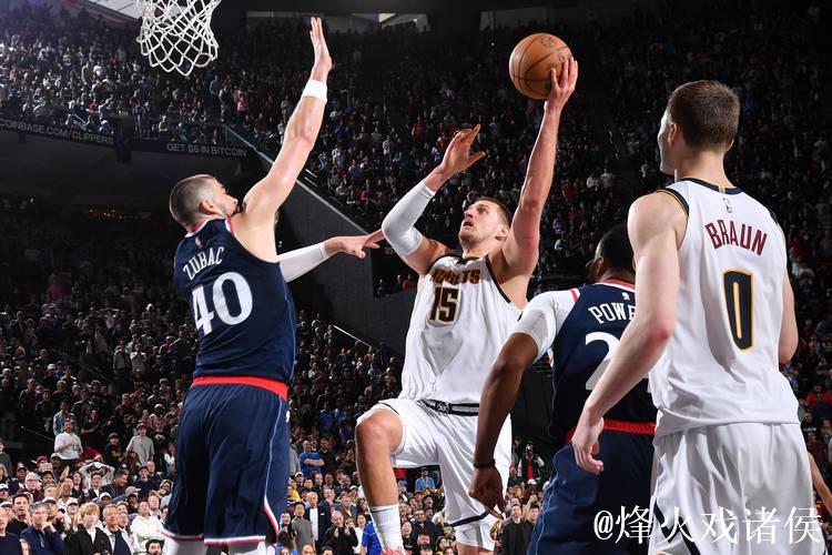 小卡复出快船大胜老鹰 约基奇46+10掘金克马刺